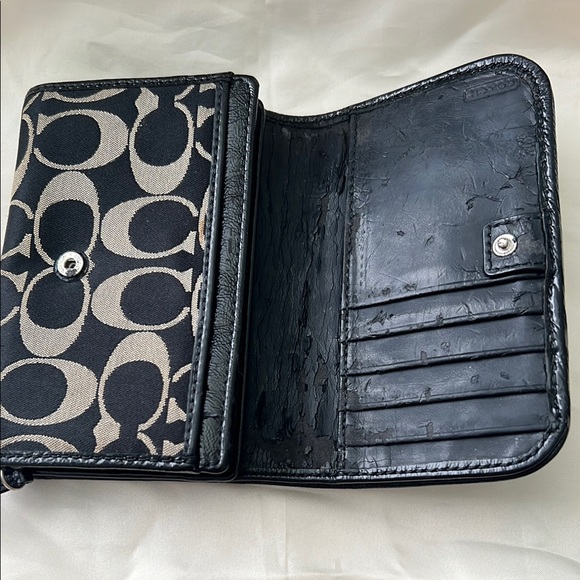 Coach Black and Tan Signature Wallet - Picture 4 of 5